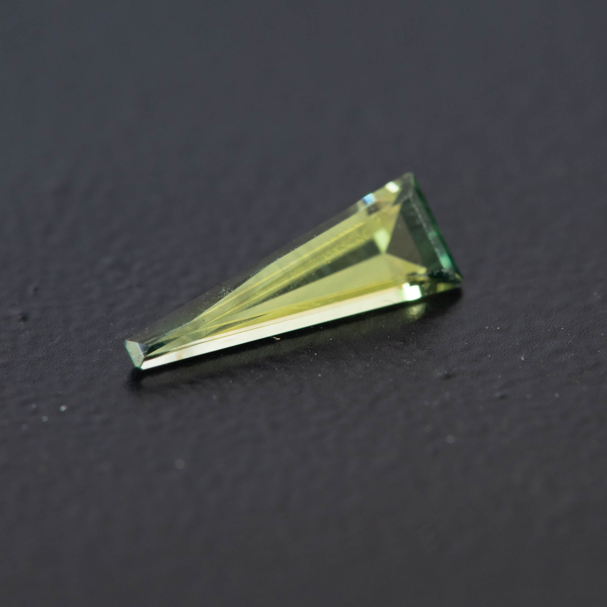 Green Tapered Baguette Sapphire 0.64ct (S.G.TB.2139)