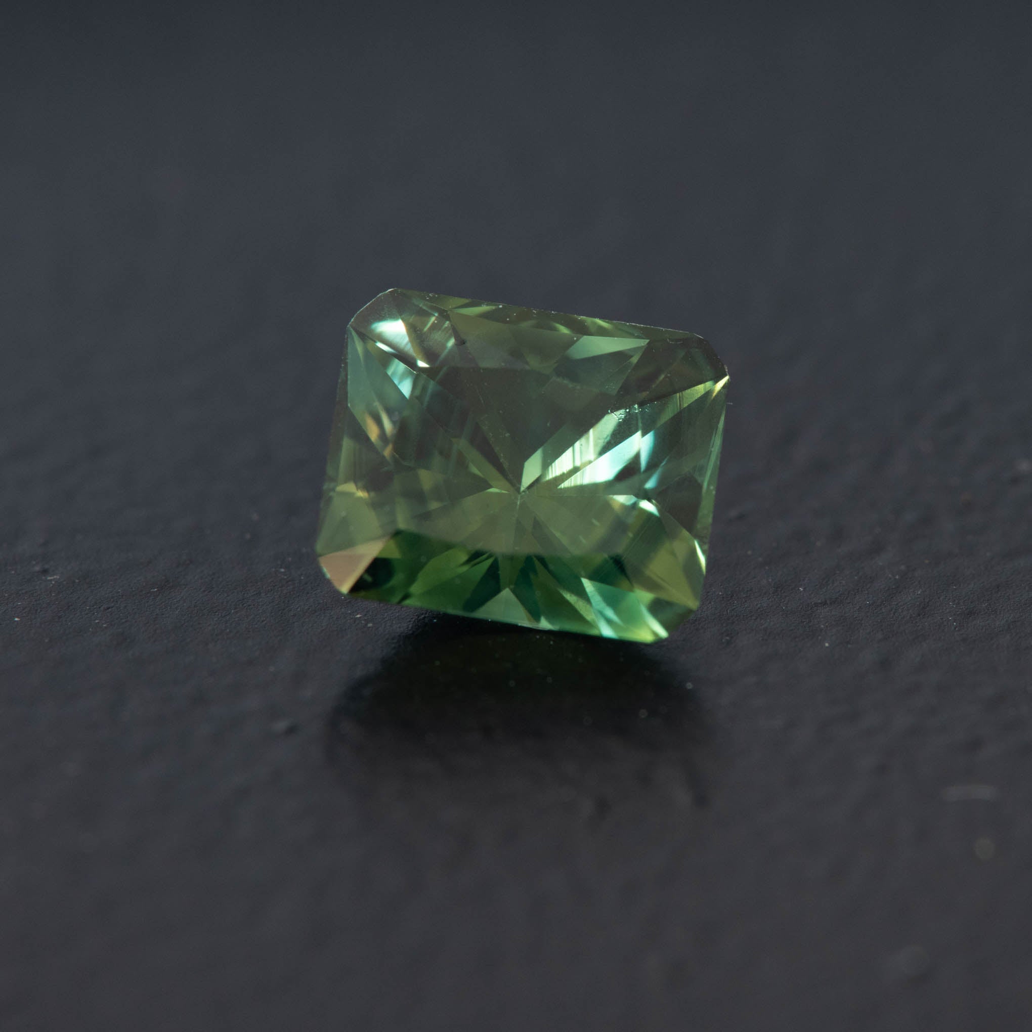 Parti Radiant Sapphire 1.39ct (S.P.R.2140)