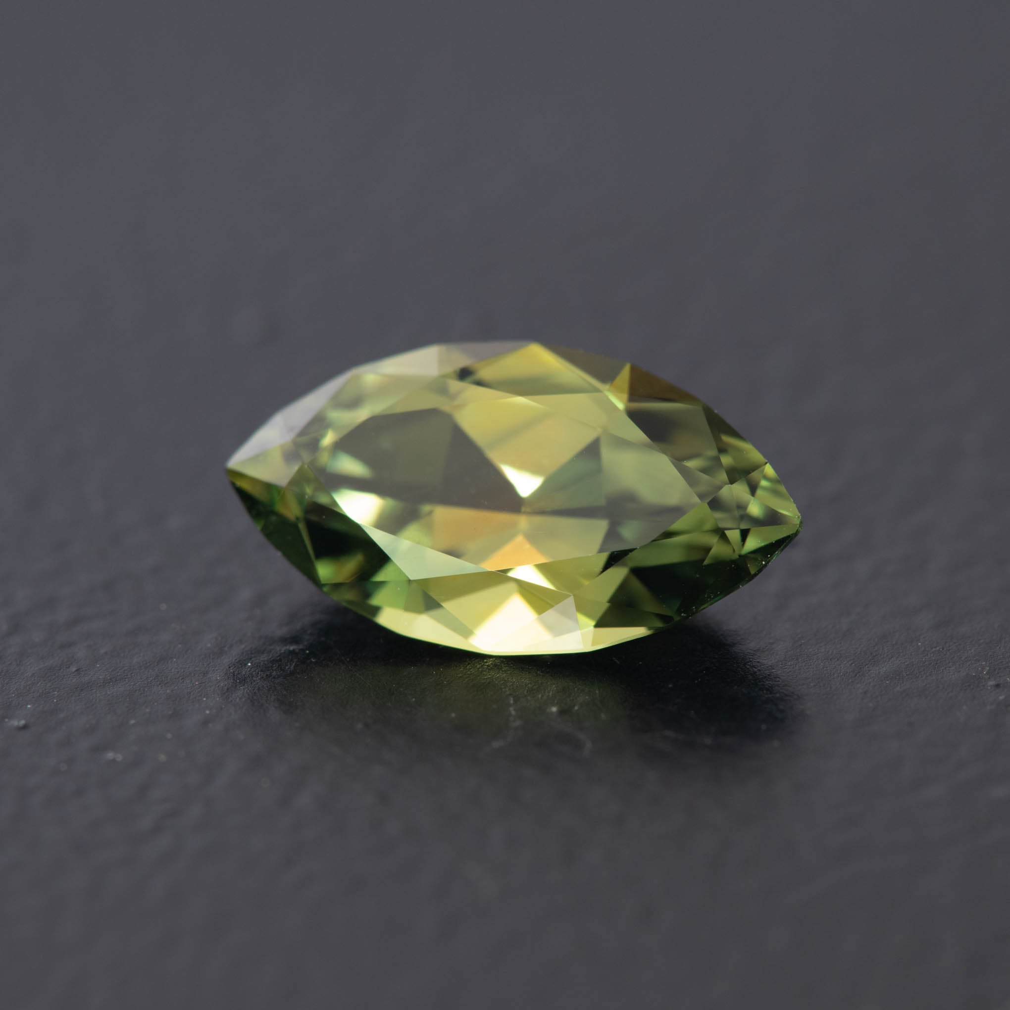 Green Marquise Sapphire 2.2ct  [S.G.M.2146]