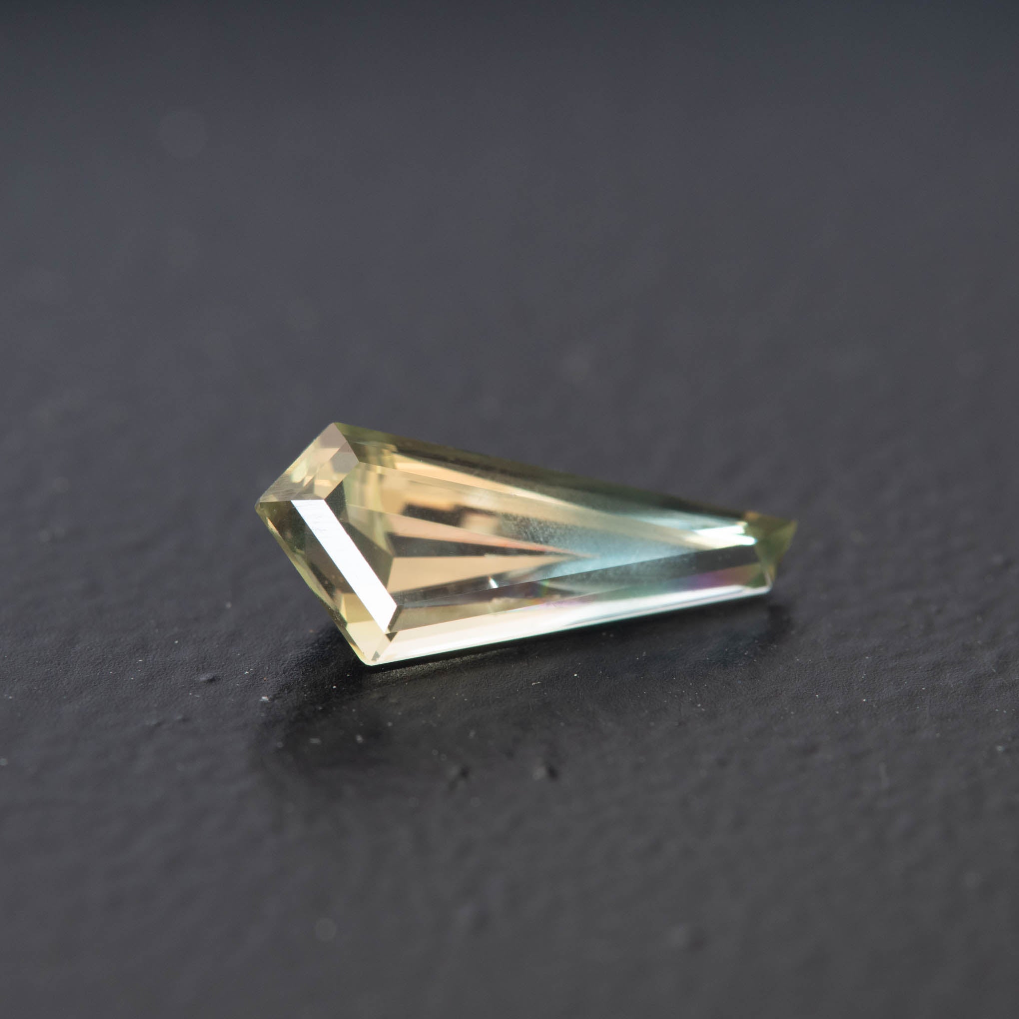 Parti Free Form Sapphire 1.16ct  [S.P.FF.2162]