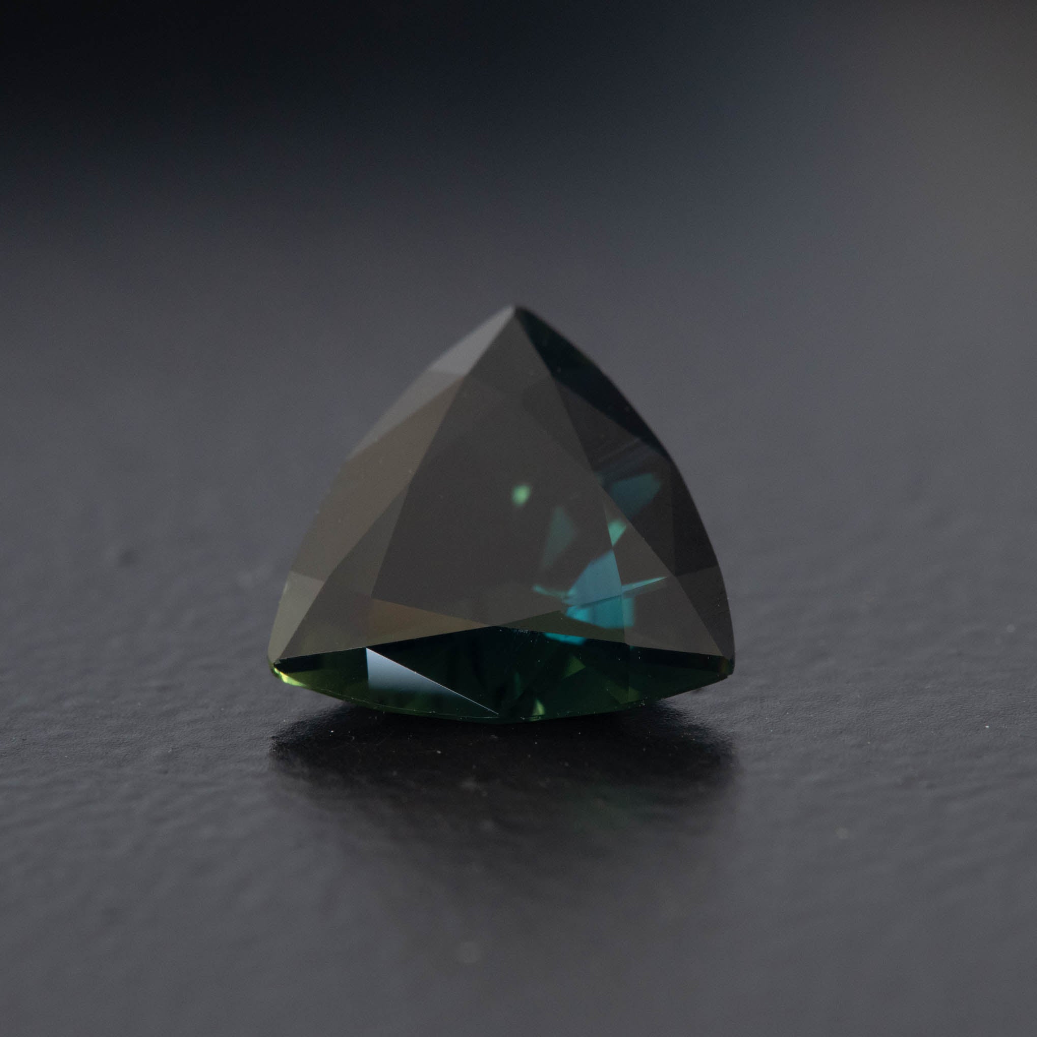 Parti Trilliant Sapphire 2.19ct  [S.P.T.2204]