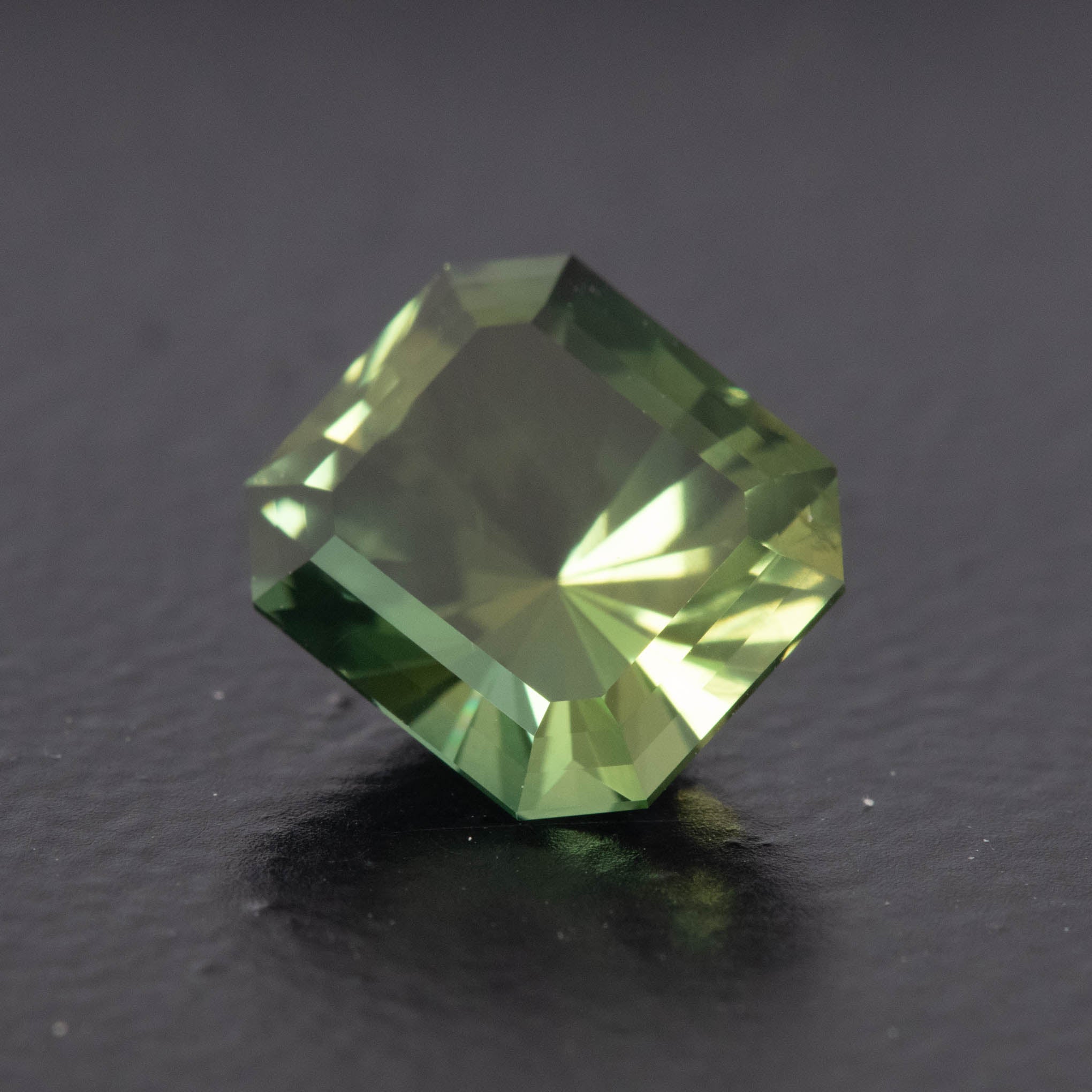 Green Radiant Sapphire 3ct  [S.G.RD.2208]