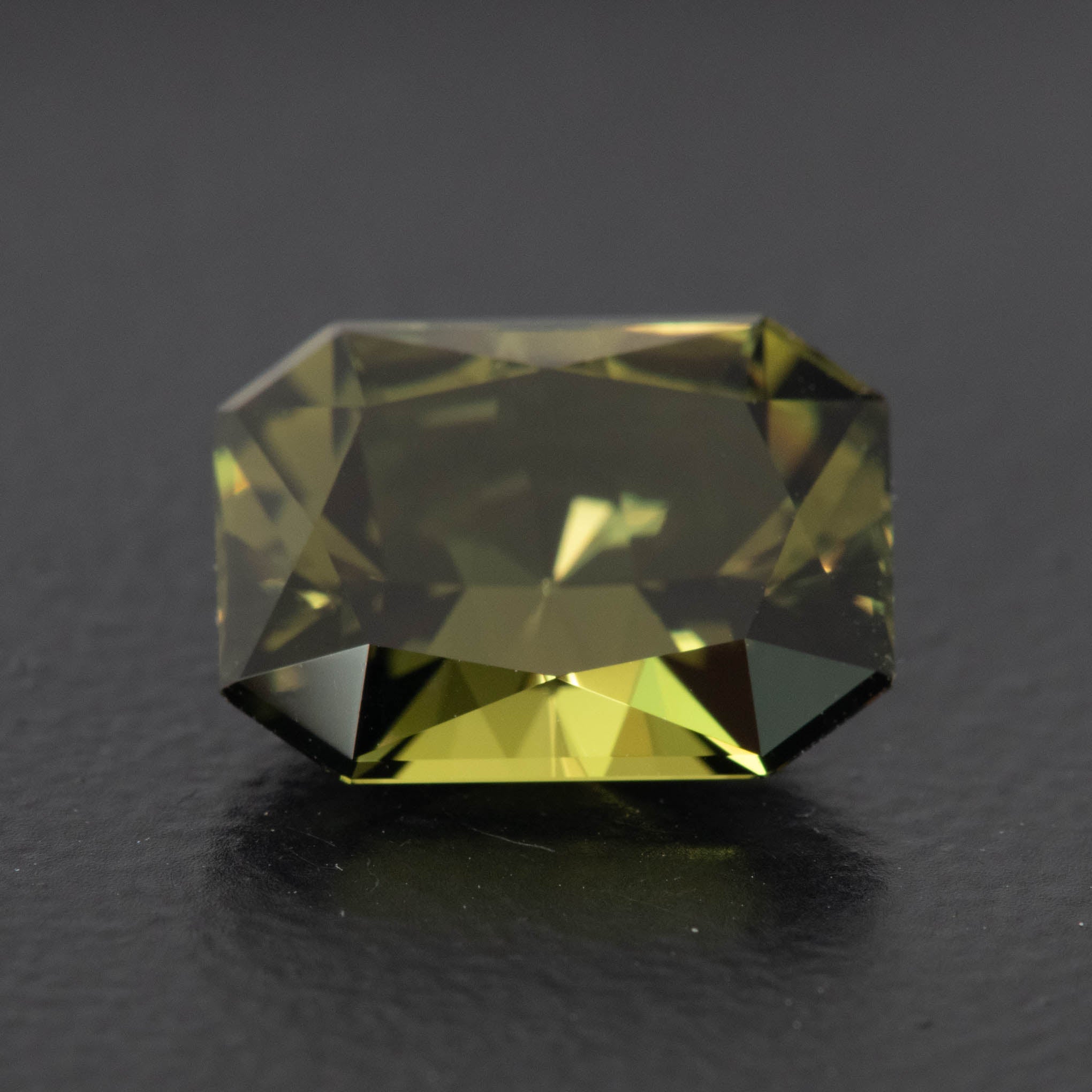 Parti Radiant Sapphire 4.7ct  [S.P.RD.2209]