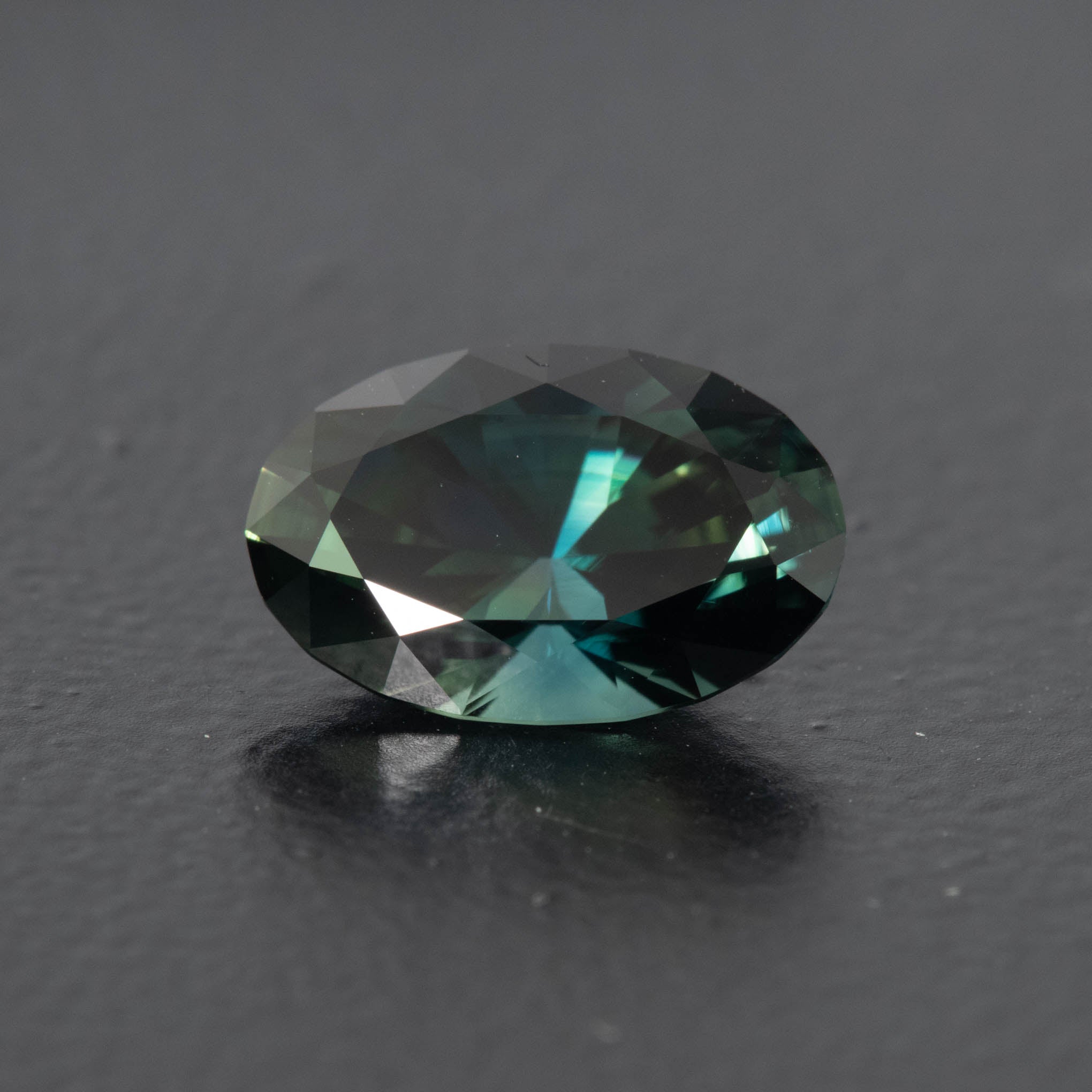 Teal Oval Sapphire 2.9ct  [S.T.O.2210]