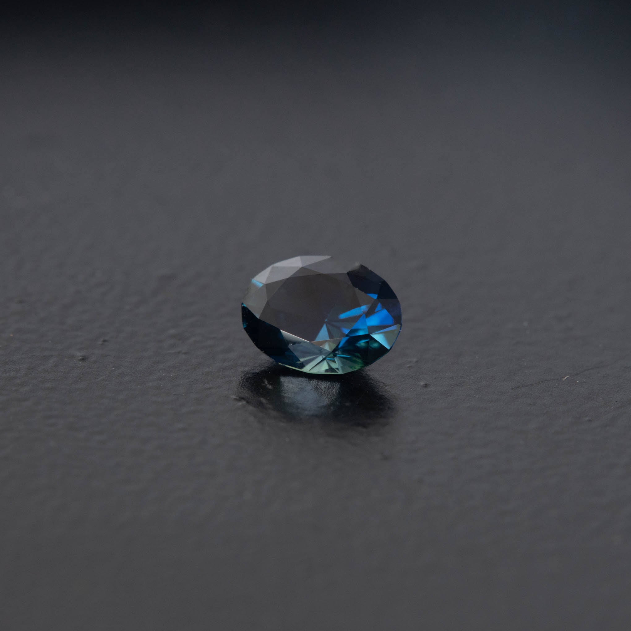 Blue Oval Sapphire 0.83ct  [S.B.O.2219]