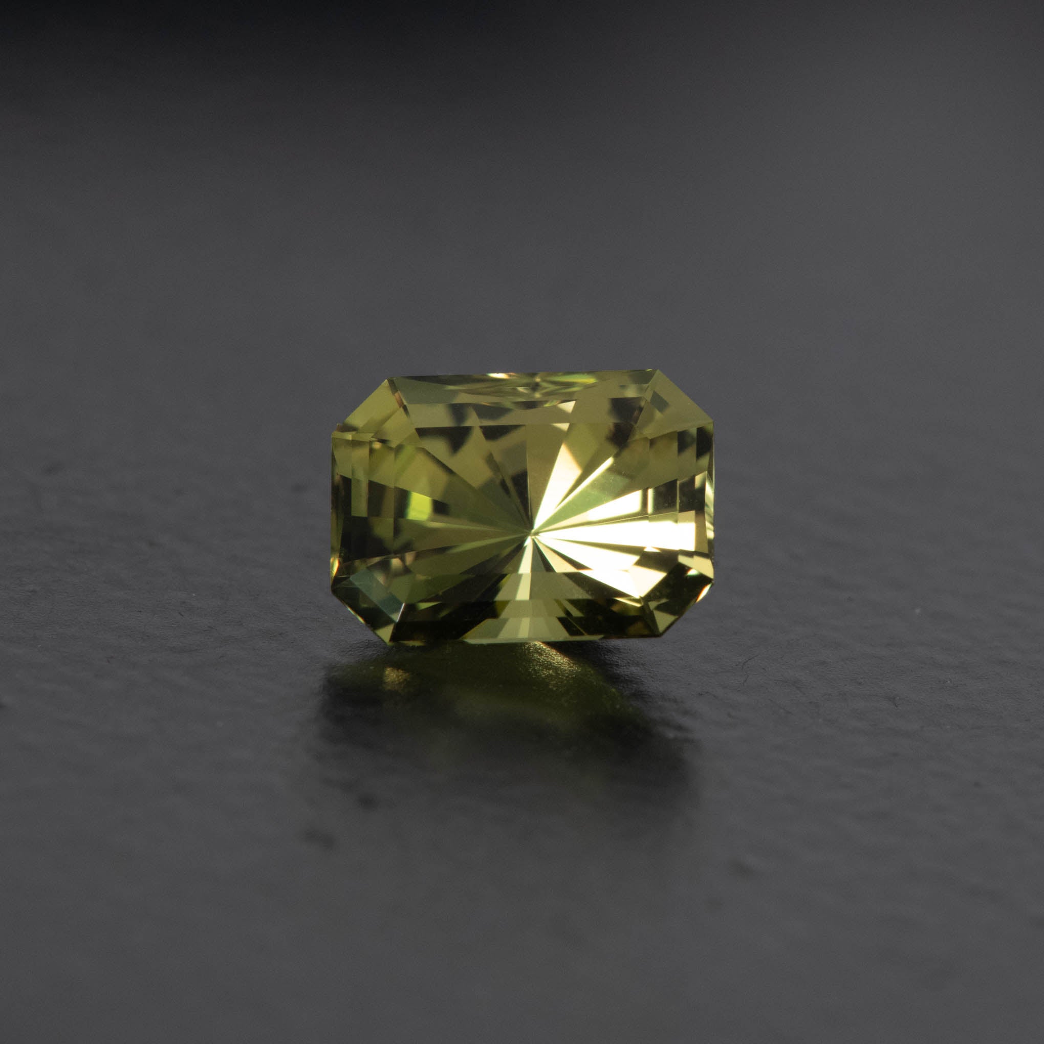 Parti Radiant Sapphire 1.18ct  [S.P.RD.2233]