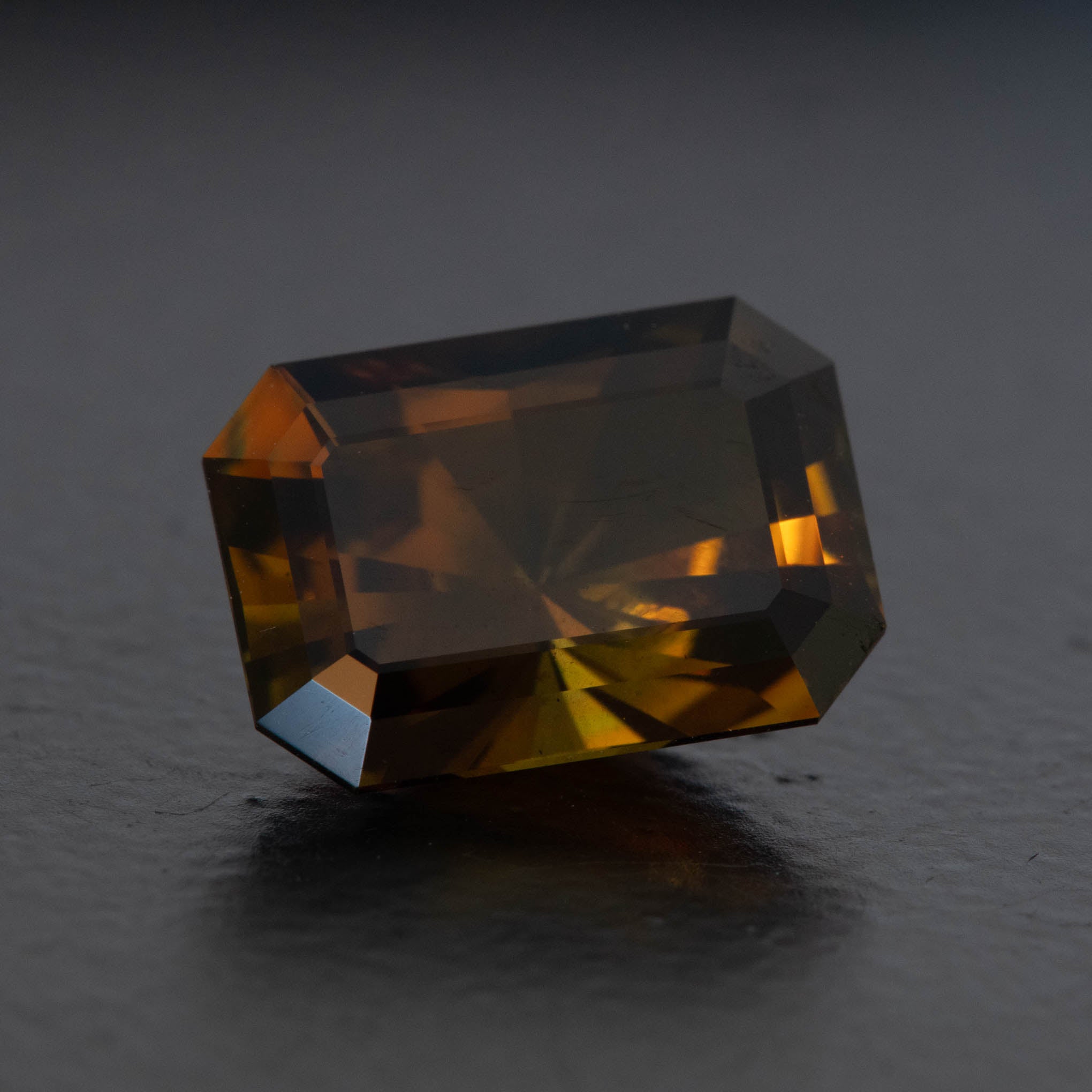 Parti Radiant Sapphire 4.53ct  [S.P.RD.2244]