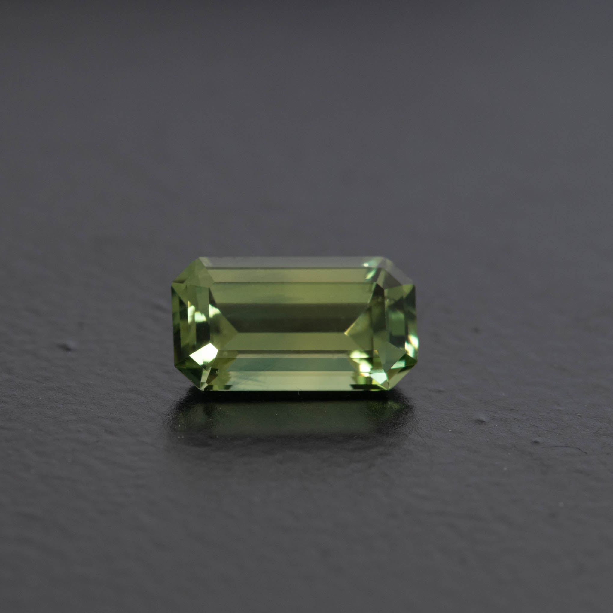 Green  Emerald Sapphire 1.18ct  [S.G.E.2253]