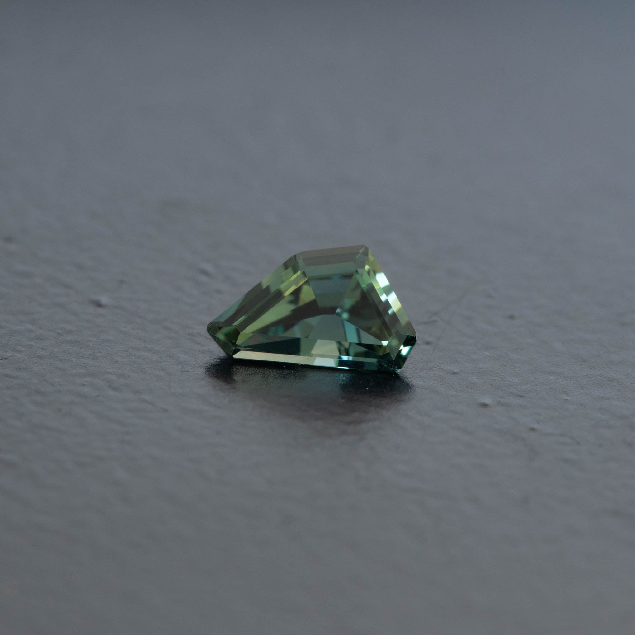 Teal Free Form Sapphire 0.52ct  [S.T.FF.2257]