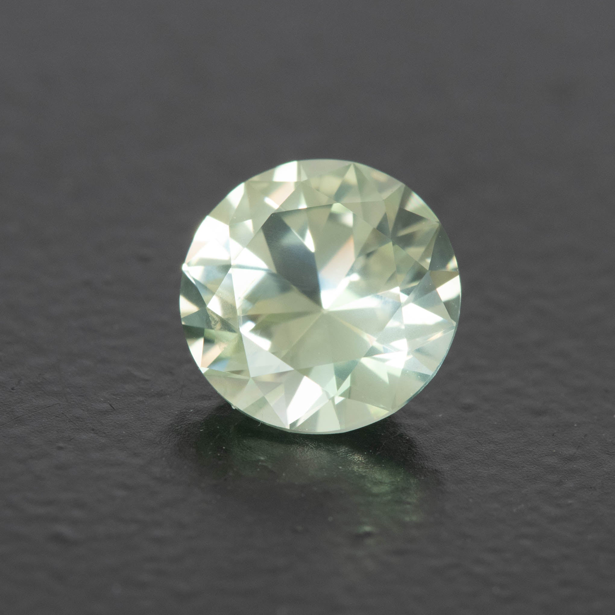 Green Brilliant Sapphire 1.86ct  [S.G.BR.2270]