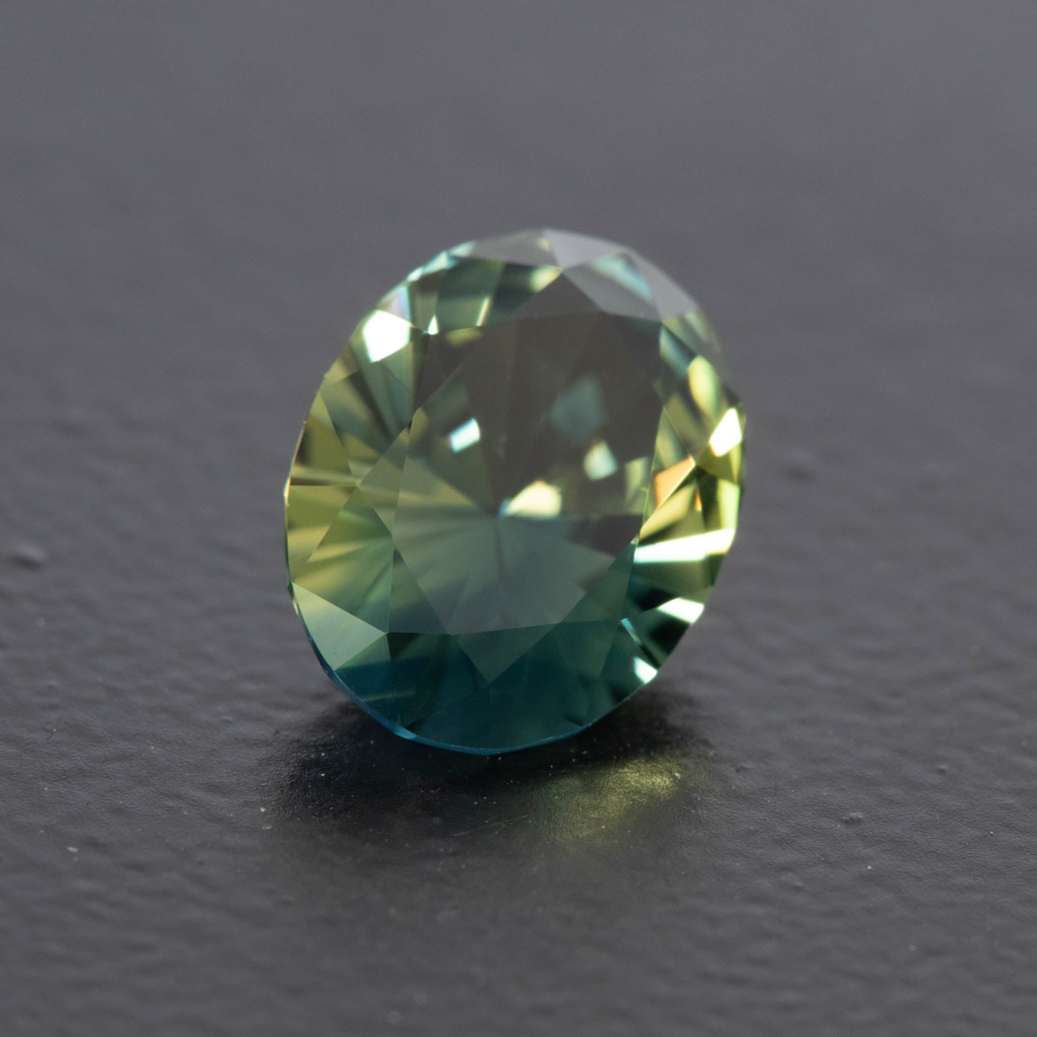 Parti Oval Sapphire 3.21ct  [S.P.O.2273]