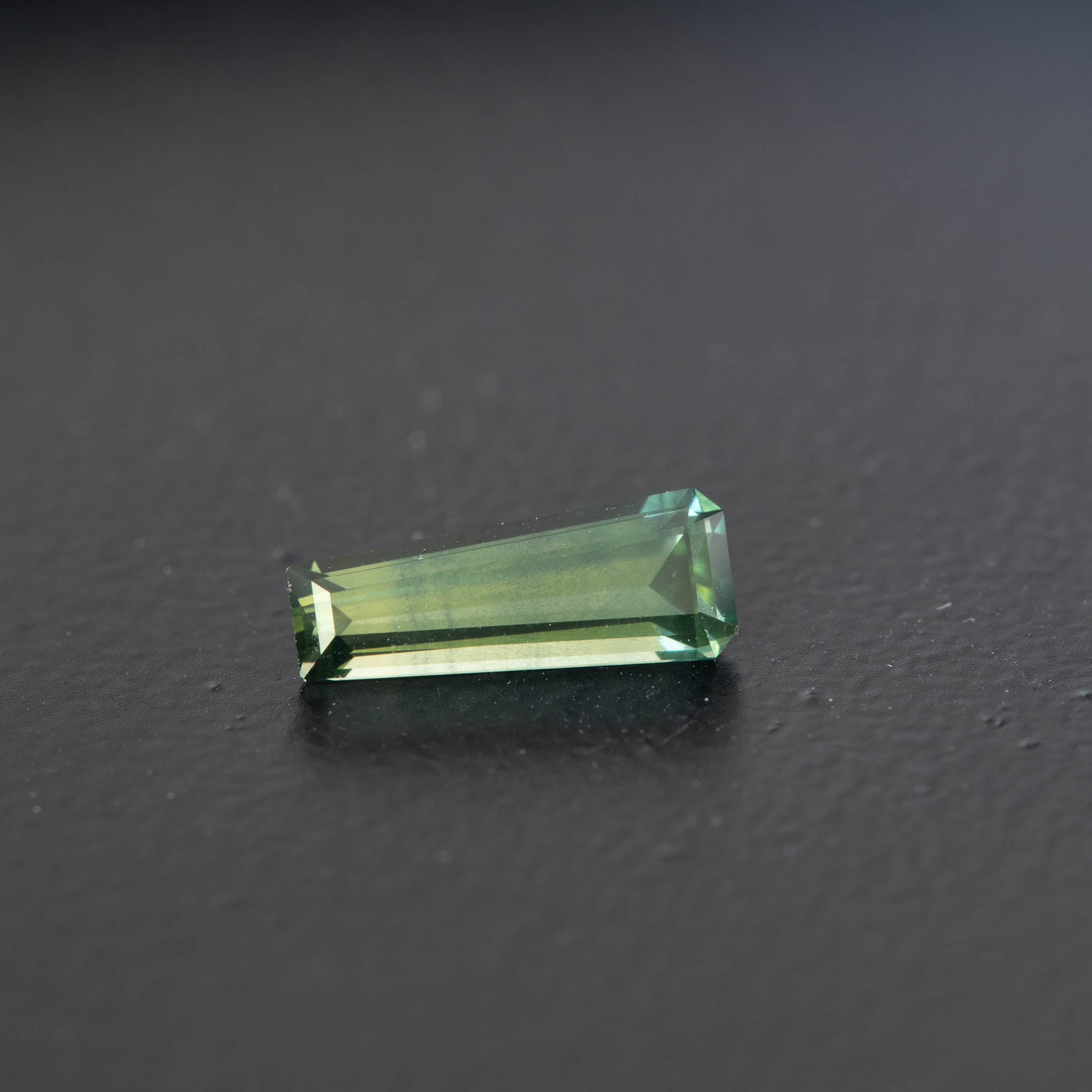 Green Tapered Baguette Sapphire 1.13ct [S.G.TB.324]