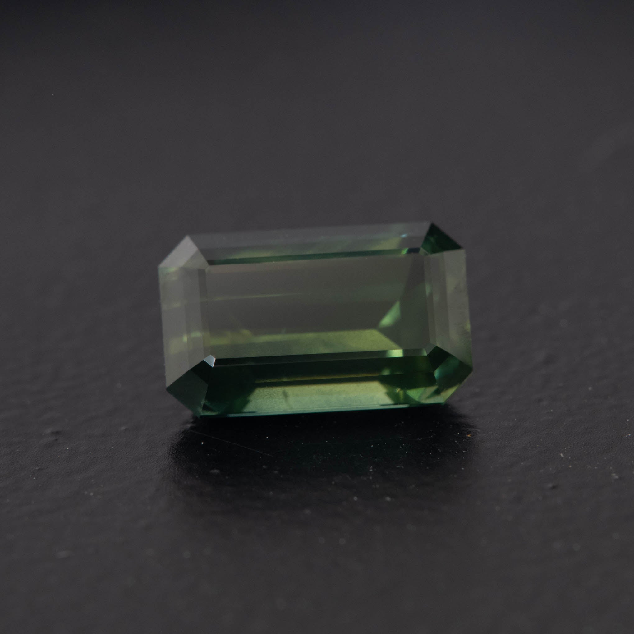 Green Emerald Sapphire 3.6ct [S.G.E.335]