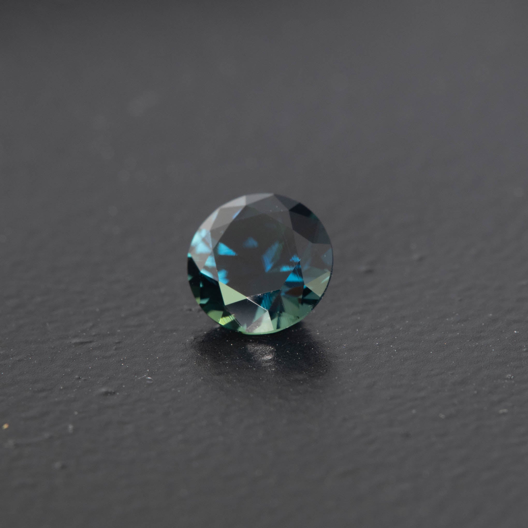 Blue Brilliant Sapphire 0.97ct  [S.B.BR.373]