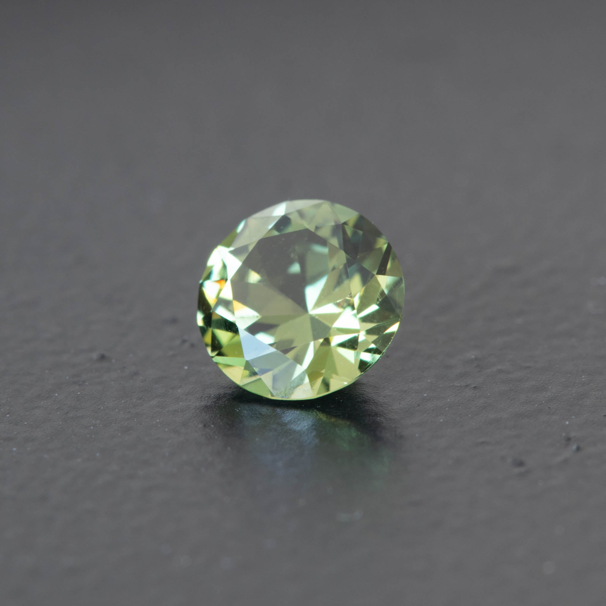 Green Brilliant Sapphire 0.81ct (S.G.BR.412)