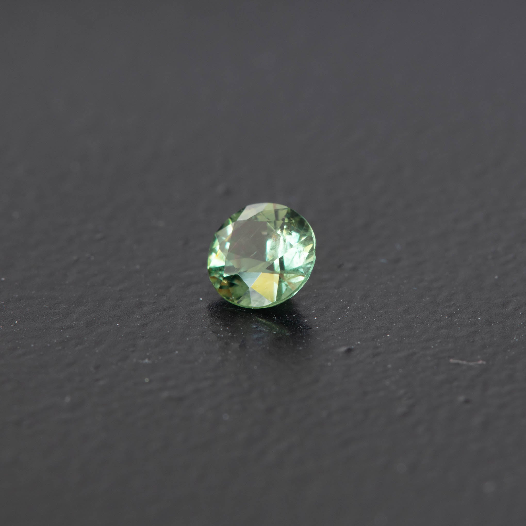 Green Brilliant Sapphire 0.47ct (S.G.BR.565)