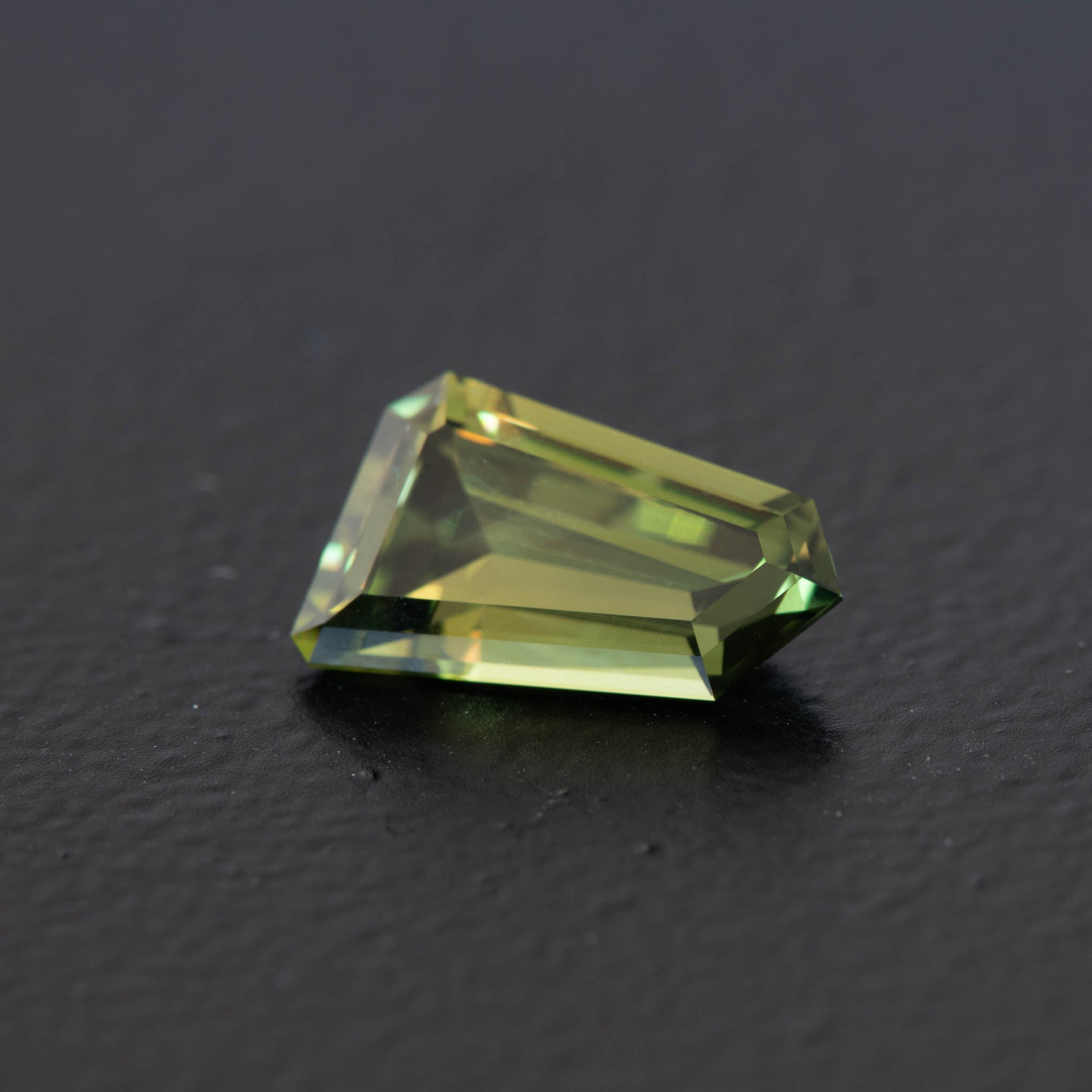 Green Free Form Sapphire 1.59ct (S.G.FF.690)