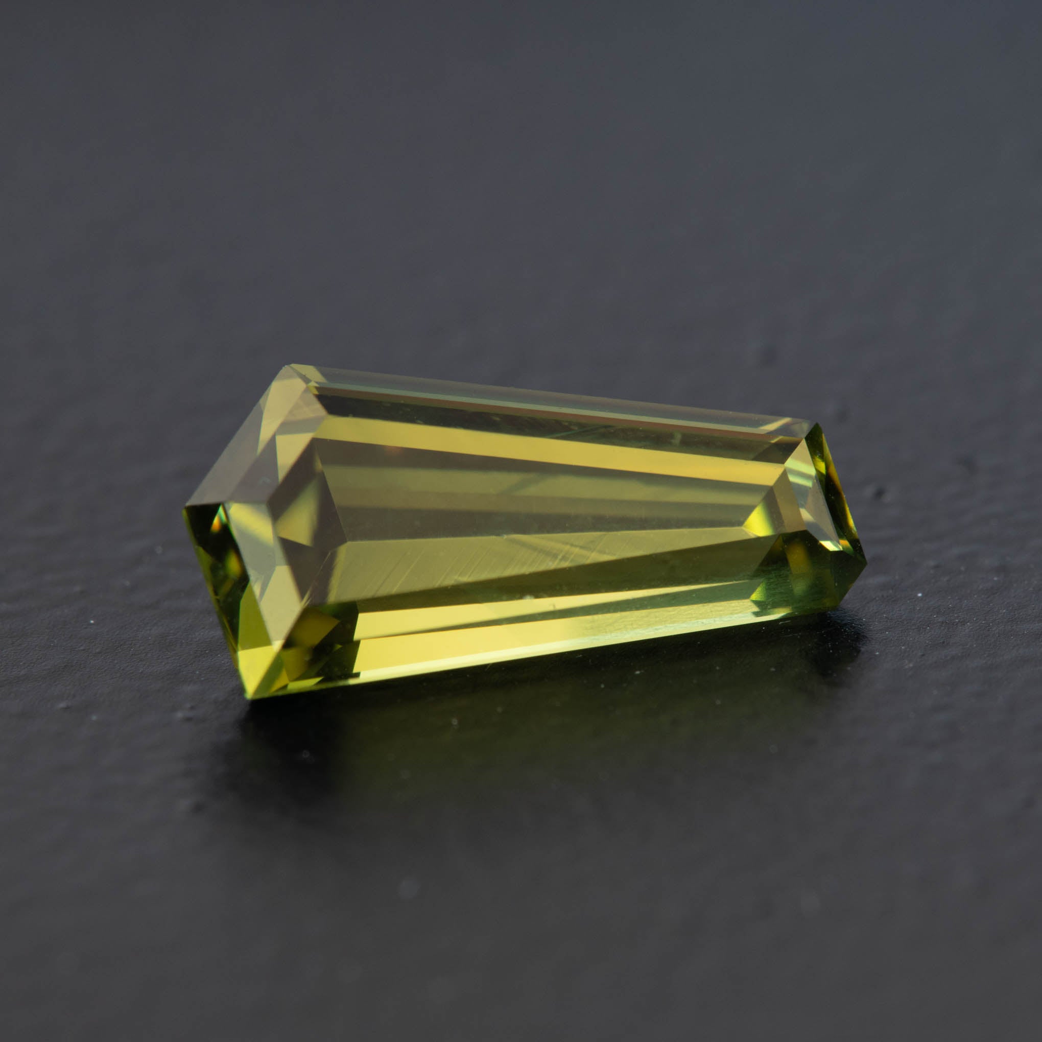 Parti Free From Sapphire 2.91ct  (S.P.FF.747)