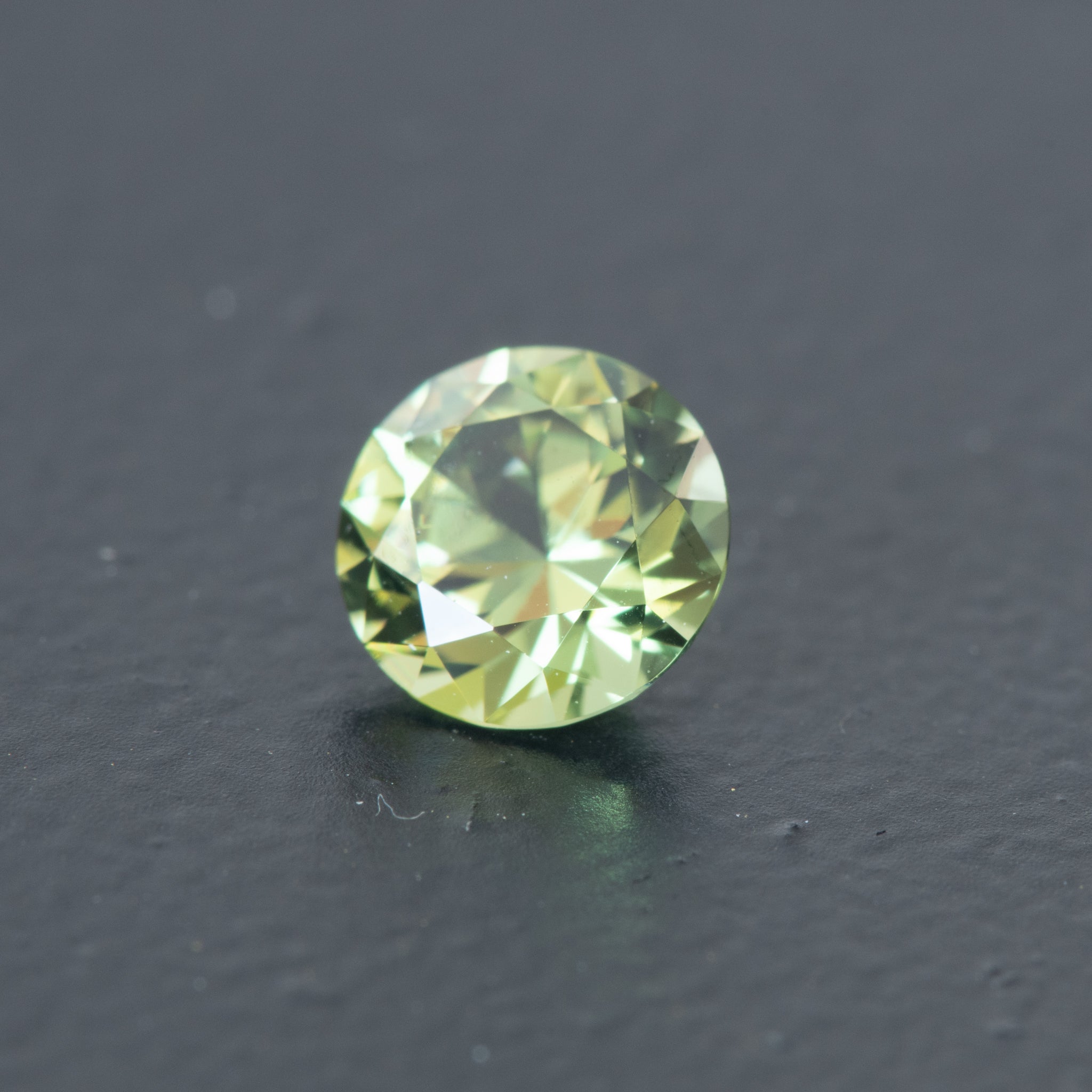 Green Brilliant Sapphire 0.72ct (S.G.BR.803)