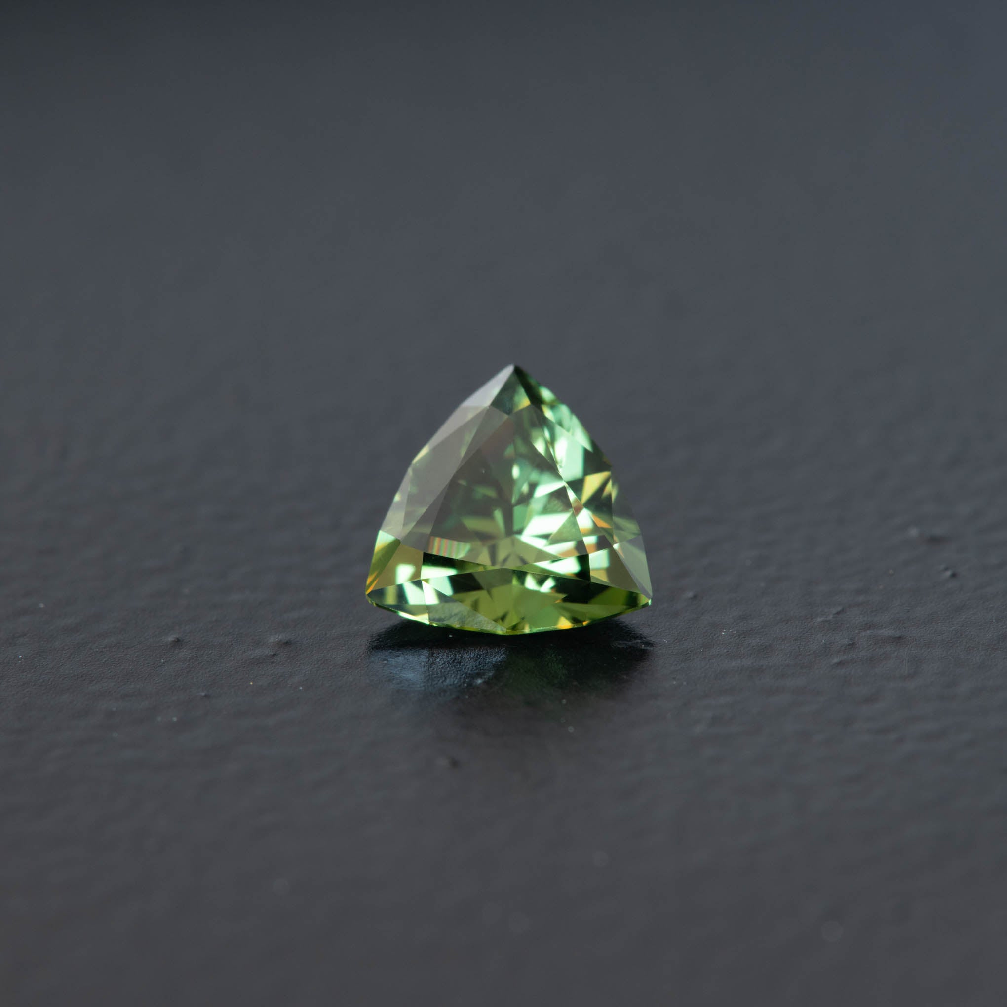 Green Trilliant Sapphire 0.77ct (S.G.T.841)