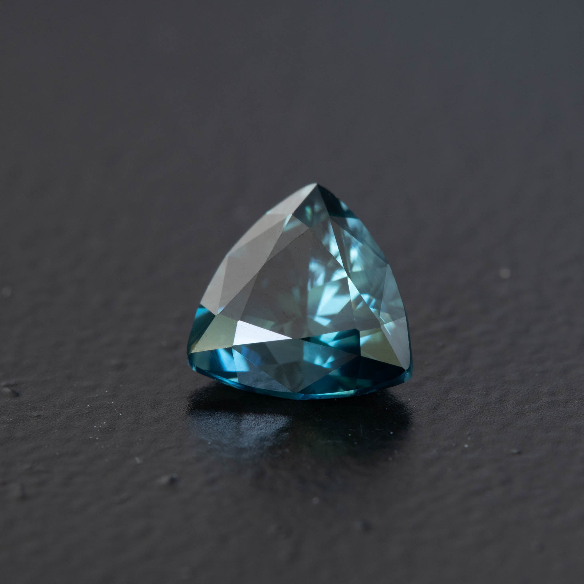 Parti Trilliant Sapphire 1.22ct (S.P.T.905)