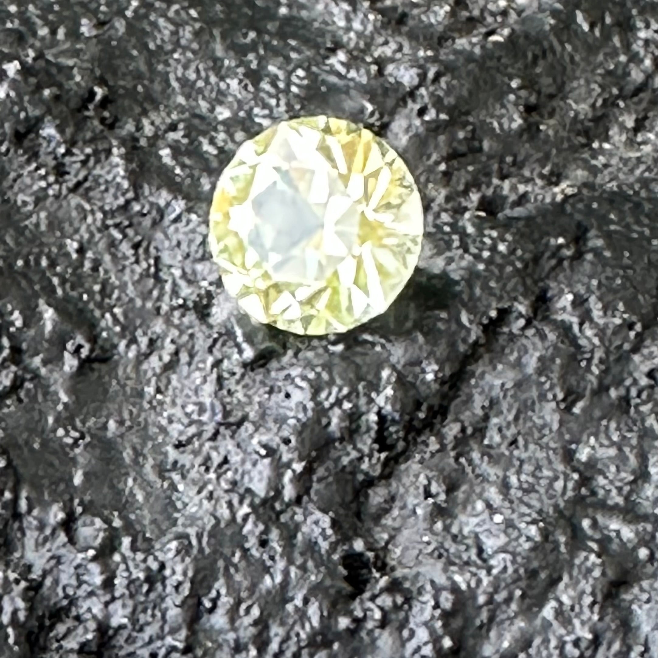 Yellow Brilliant Sapphire 0.57ct [S.Y.BR.1039]